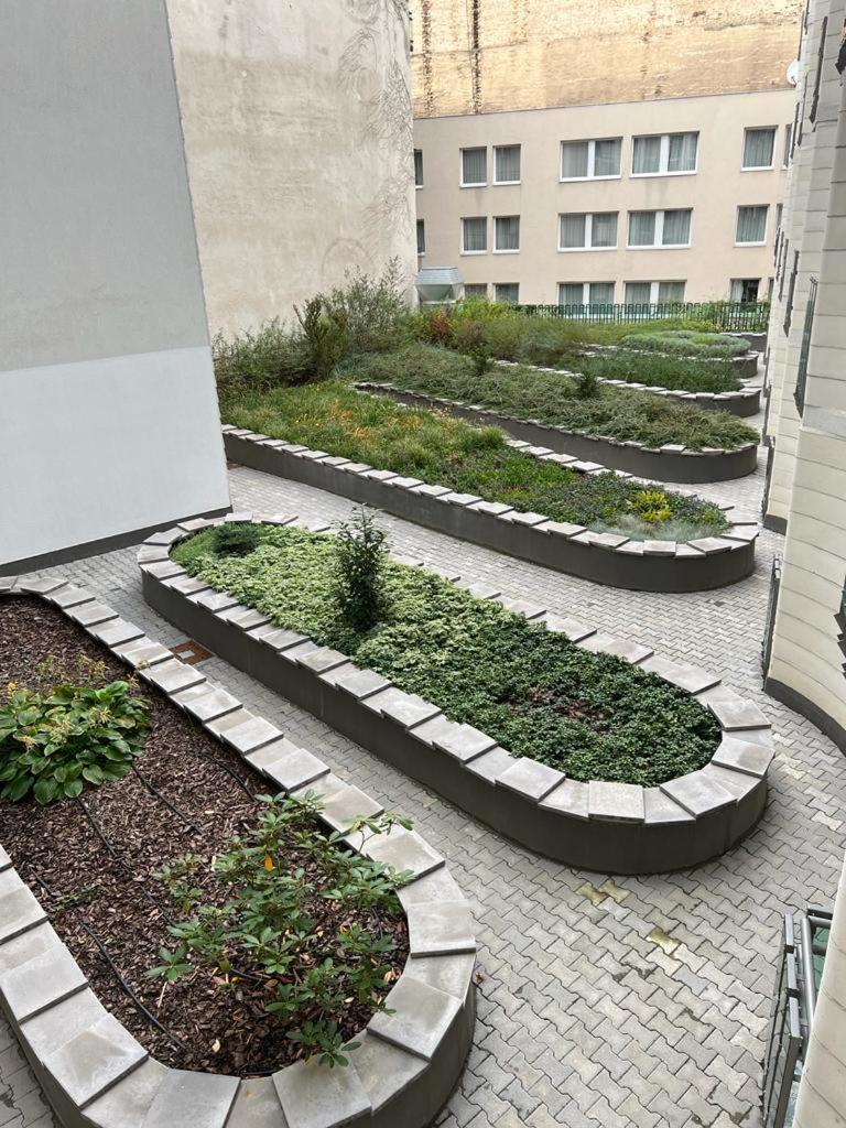 בודפשט Palace Quarter 2 Peaceful Modern Central Top Floor Apartment מראה חיצוני תמונה