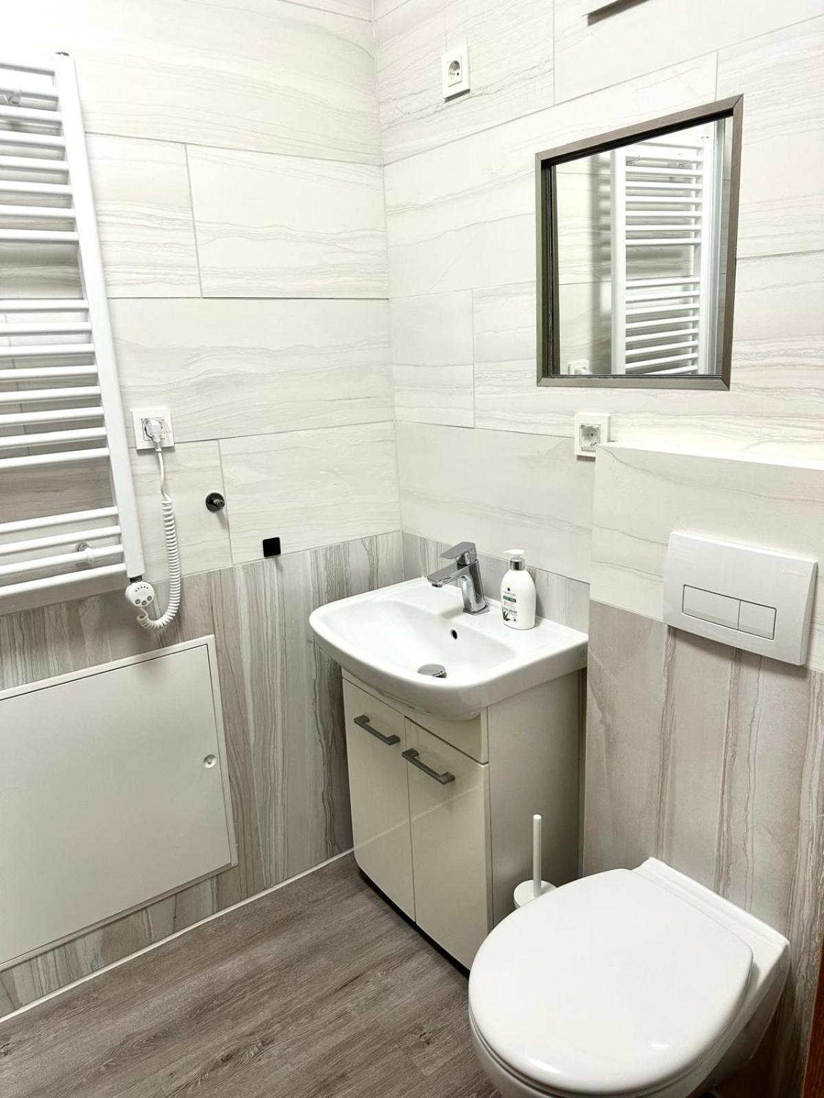 בודפשט Palace Quarter 2 Peaceful Modern Central Top Floor Apartment מראה חיצוני תמונה
